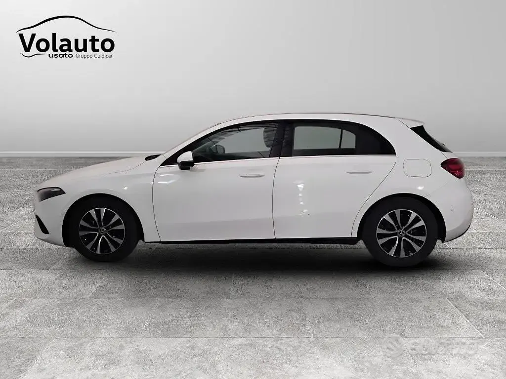 Occasion Mercedes A180 Advanced 116 ch (85 kW) 2025 Blanc Berline