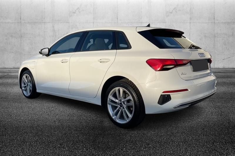 Usata Audi A3 e-tron Advanced 204 CV (150 kW) 2022 Bianco metallizzato Utilitaria