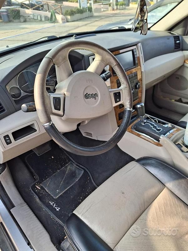 Usata Jeep Grand Cherokee Overland 218 CV (160 kW) 2009 Argento SUV