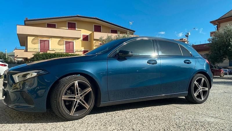 Usata Mercedes A180 116 CV (85 kW) 2021 Blu