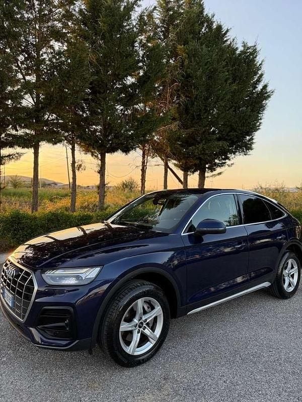 Blu/azzurro Usata 2021 Audi Q5 Sportback Ambiente SUV | 34.000 € (Super prezzo) - Immagine 1/4
