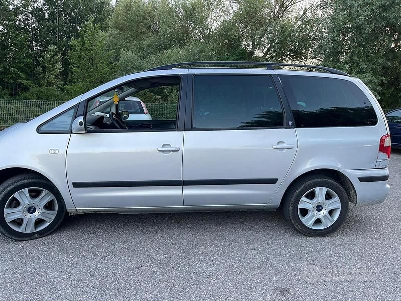 Usata Ford Galaxy 110 CV (80 kW) 2003 Grigio Monovolume