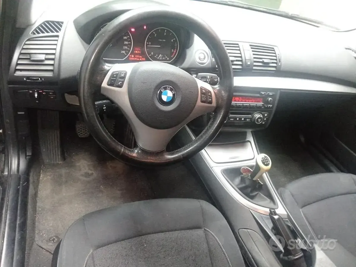 Usata BMW 120 163 CV (119 kW) 2005 Nero Utilitaria