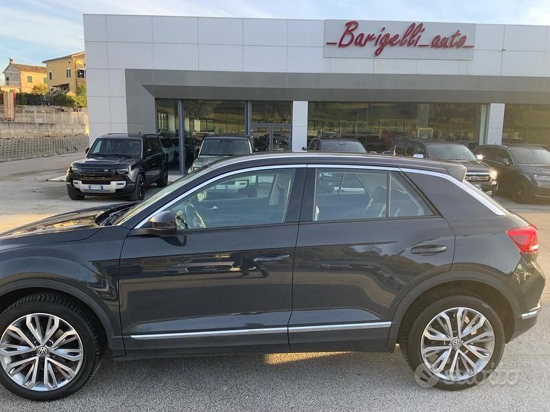 Usata VW T-Roc Advance 116 CV (85 kW) 2019 Grigio SUV