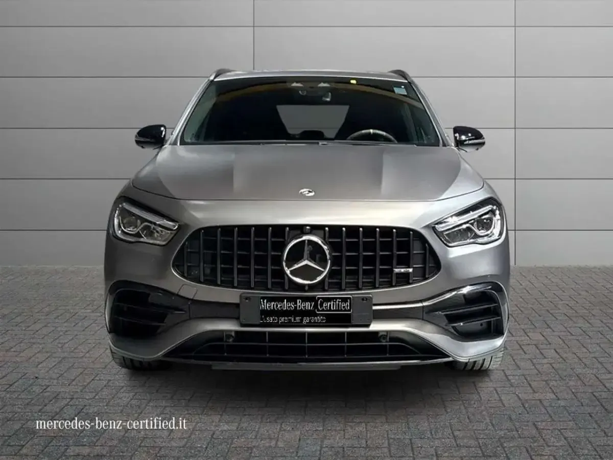 Usata Mercedes GLA45 AMG AMG 420 CV (308 kW) 2022 Grigio montagna magno designo SUV