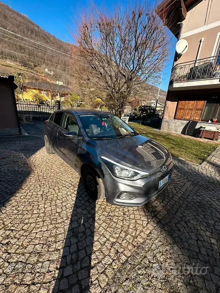 Usata Hyundai i20 85 CV (62 kW) 2020 Grigio Utilitaria