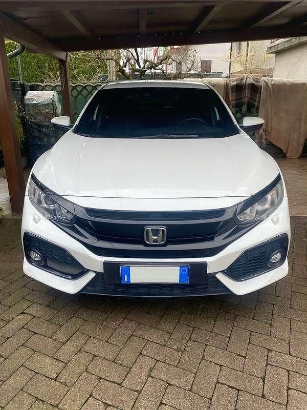 Usata Honda Civic Elegance 120 CV (88 kW) 2018 Bianco Berlina