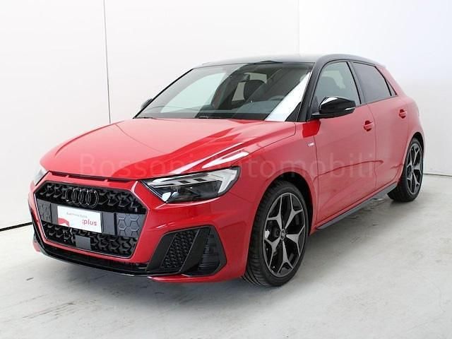 Rosso progressivo metallizzato Nuova 2025 Audi A1 Ambiente Due volumi | 30.900 € (Ottimo prezzo) - Immagine 1/4