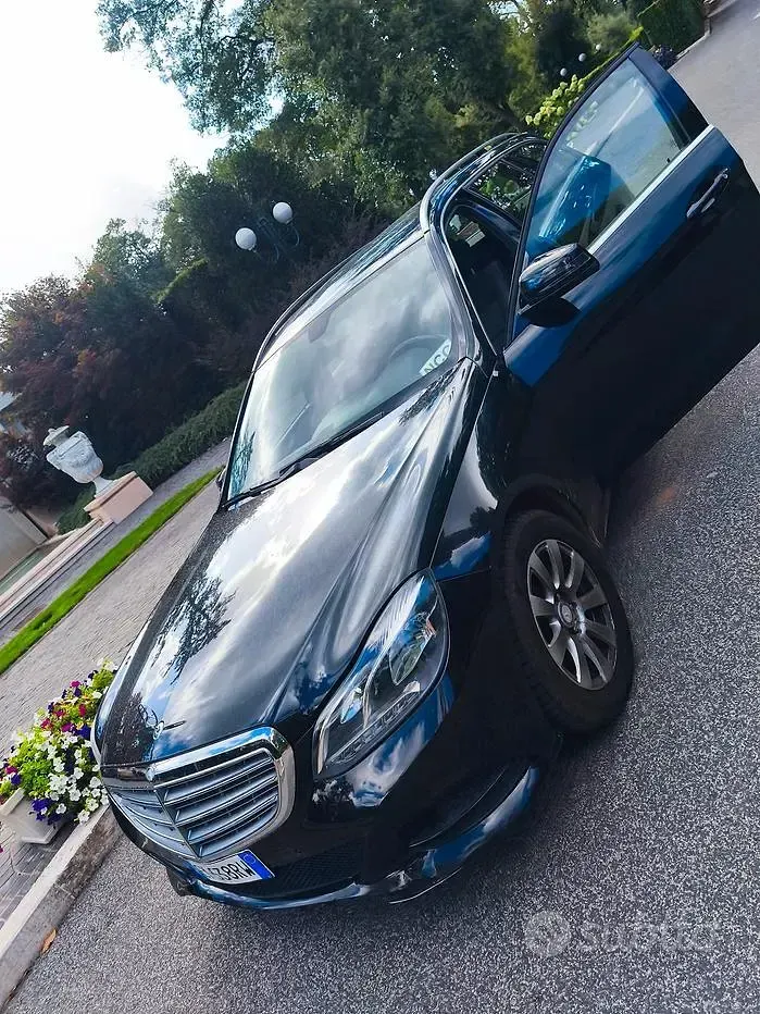 Usata Mercedes E200 75 CV (55 kW) 2015 Nero Station wagon