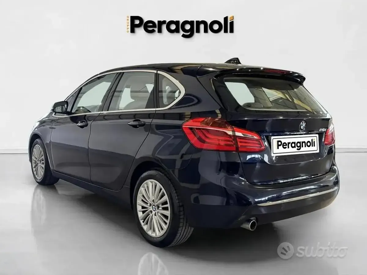 Usata BMW 218 Active Tourer Luxury Line 150 CV (110 kW) 2016 Blu Monovolume
