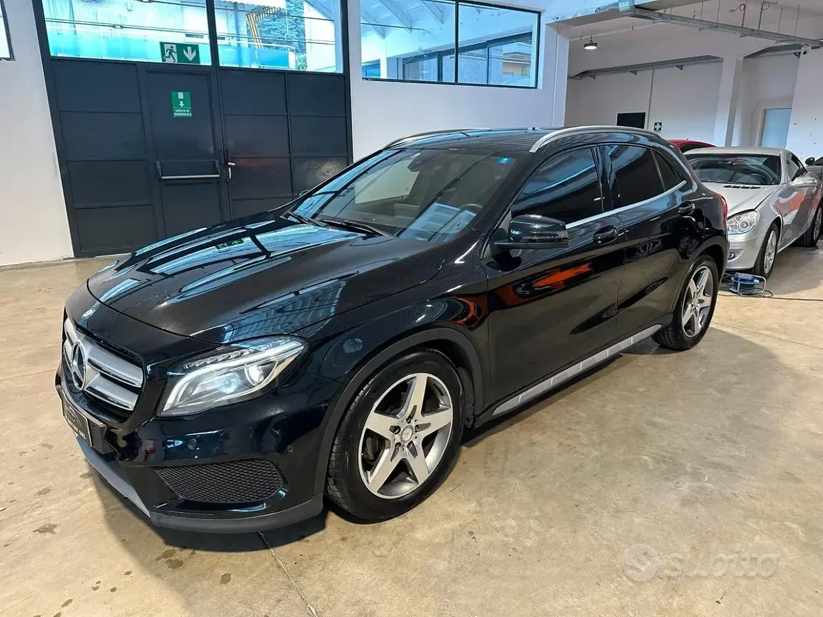 Usata Mercedes GLA180 Premium 109 CV (80 kW) 2015 Nero SUV