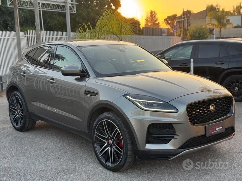 Usata 2022 Jaguar E-Pace R-Dynamic SUV | 27.999 € (Super prezzo) - Immagine 1/2