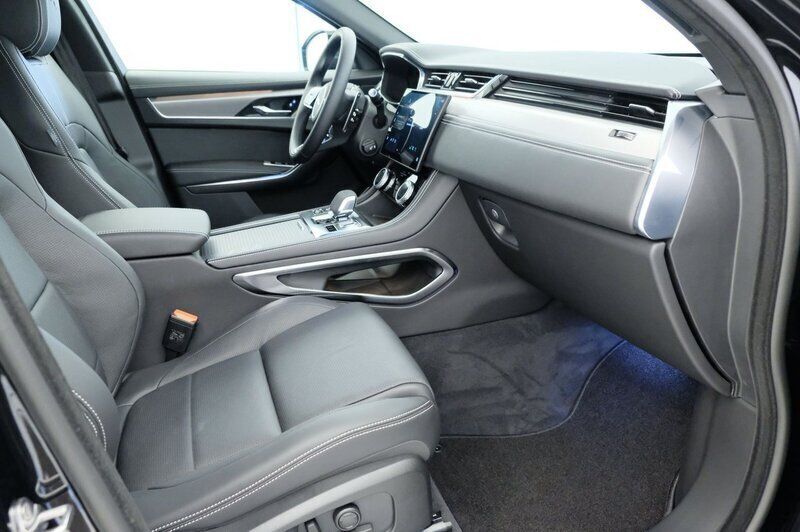 Usata Jaguar F-Pace R-Dynamic 163 CV (119 kW) 2024 Nero metallizzato SUV