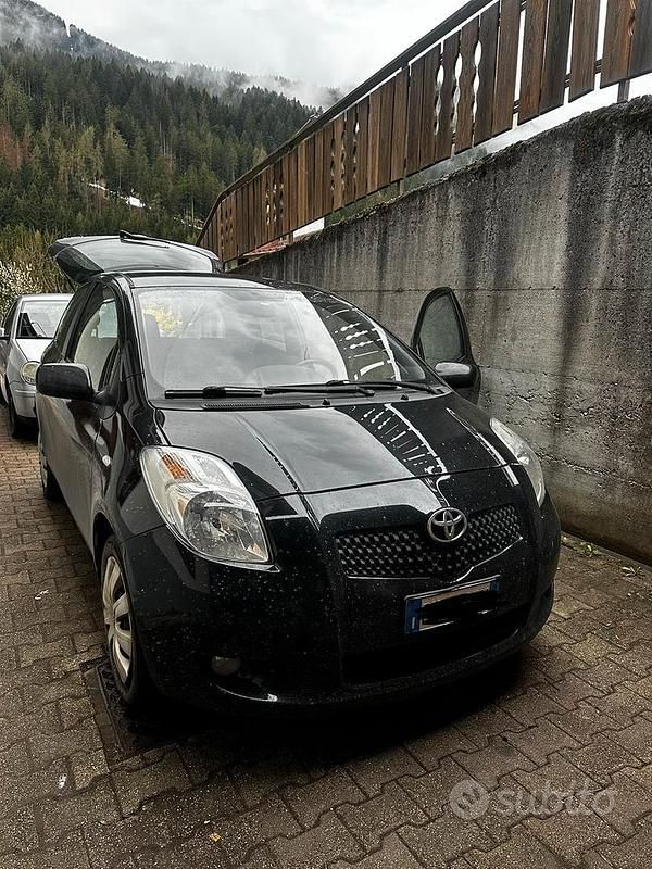 Usata Toyota Yaris 2008 Nero Utilitaria