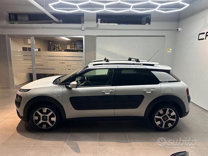 Usata Citroën C4 Cactus Shine 99 CV (72 kW) 2017 Bianco Utilitaria