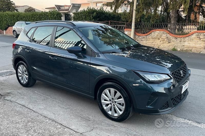 Usata Seat Arona Style 95 CV (69 kW) 2022 Grigio SUV