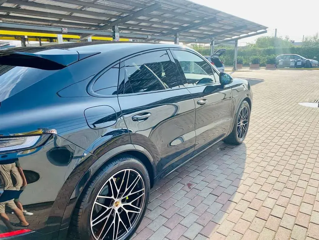 Usata Porsche Cayenne Coupe 305 CV (224 kW) 2024 Nero SUV
