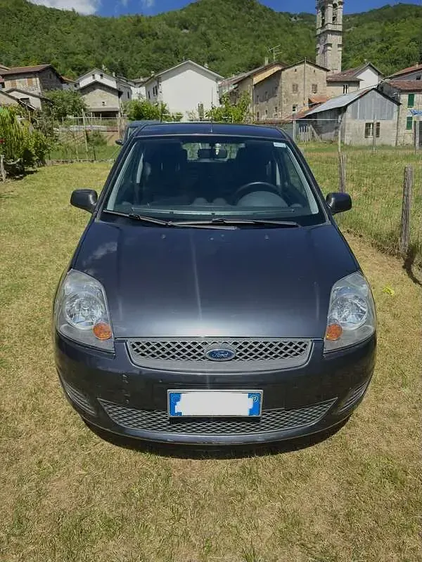 Usata Ford Fiesta Titanium 75 CV (55 kW) 2007 Utilitaria
