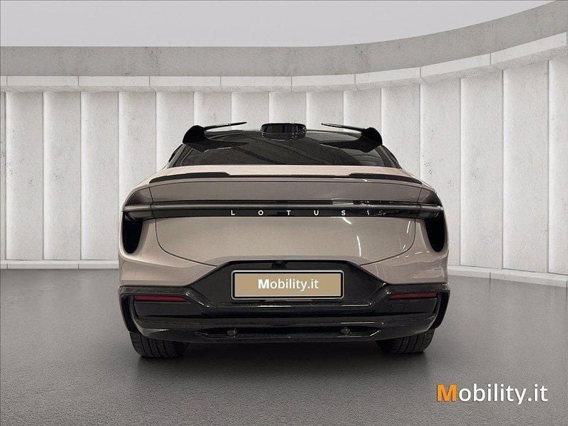 Usata Lotus Eletre 450 kW (612 CV) 2024 Grigio SUV