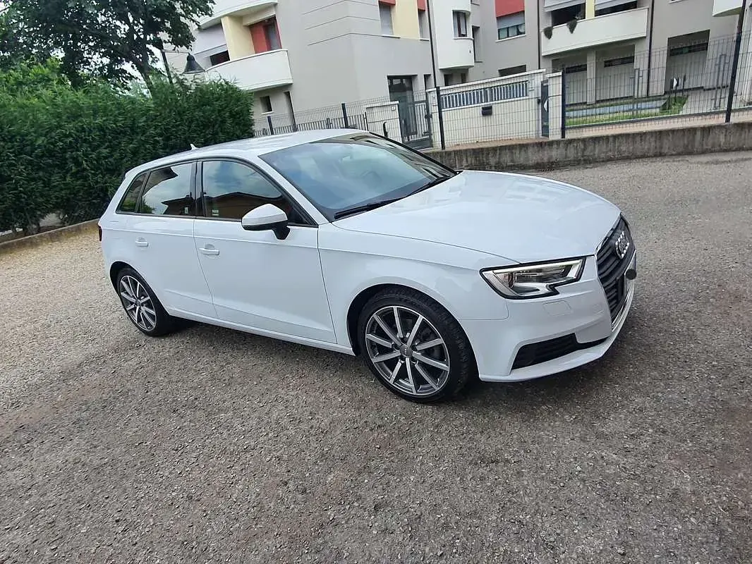 Usata Audi A3 Business 110 CV (80 kW) 2016 Berlina