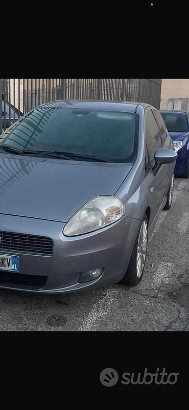 Usata Fiat Grande Punto 131 CV (96 kW) 2007 Grigio Utilitaria
