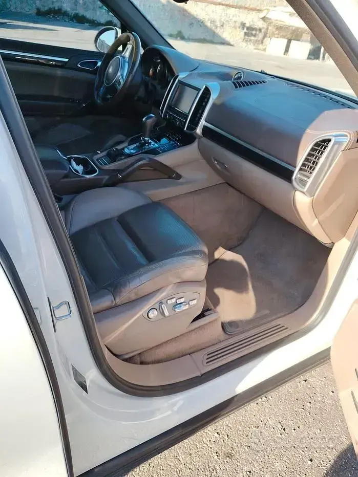 Usata Porsche Cayenne 245 CV (180 kW) 2012 Bianco SUV