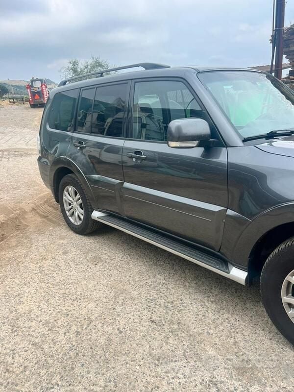 Usata Mitsubishi Pajero 197 CV (144 kW) 2013 Grigio SUV