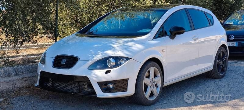 Bianco Usata 2011 Seat Leon FR Due volumi | 7300 € (Molto cara) - Immagine 1/2