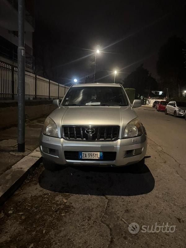 Grigio Usata 2009 Toyota Land Cruiser SUV | 18.000 € (Ottimo prezzo) - Immagine 1/4