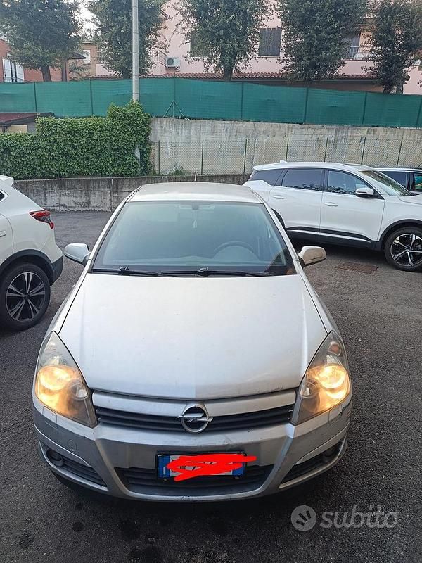 Usata Opel Astra 101 CV (74 kW) 2005 Grigio Berlina