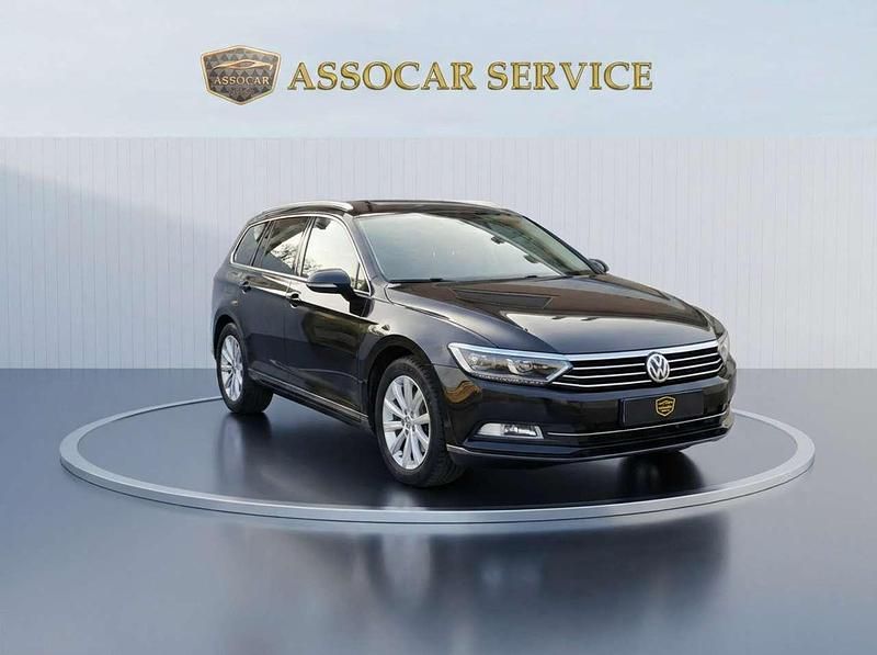 Usata VW Passat Executive 150 CV (110 kW) 2019 Blu/azzurro Station wagon