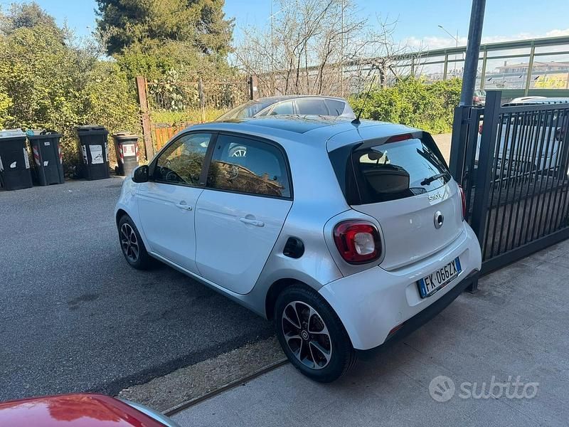 Usata Smart ForFour Passion 70 CV (51 kW) 2017 Bianco Utilitaria