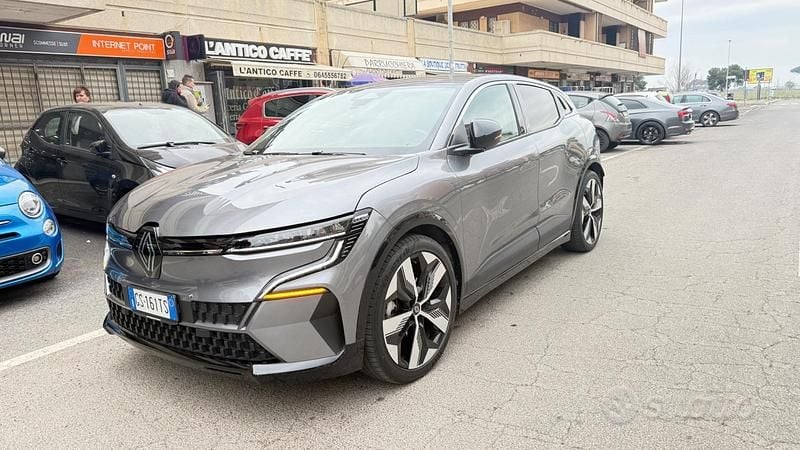 Usata Renault Mégane Komfort 161 kW (220 CV) 2023 Grigio Monovolume