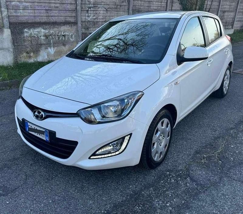 Usata Hyundai i20 Edition 75 CV (55 kW) 2013 Utilitaria