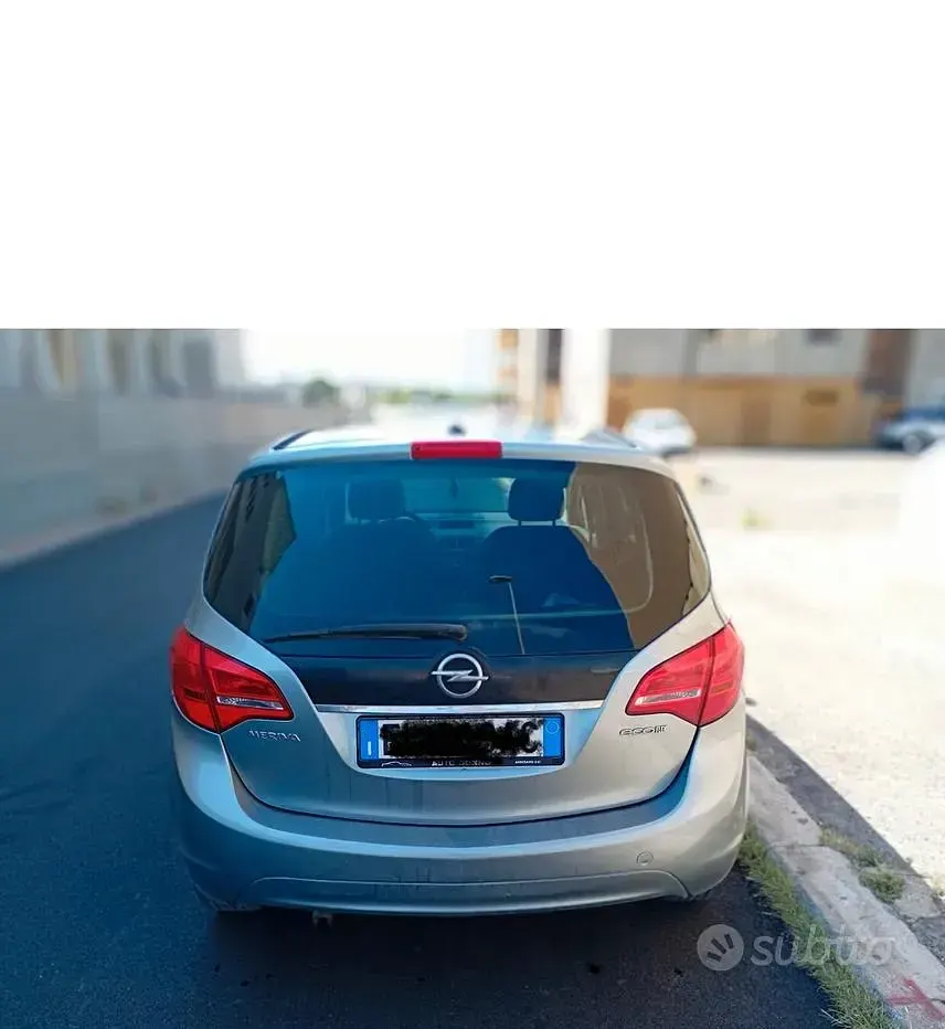 Usata Opel Meriva 95 CV (69 kW) 2012 Monovolume