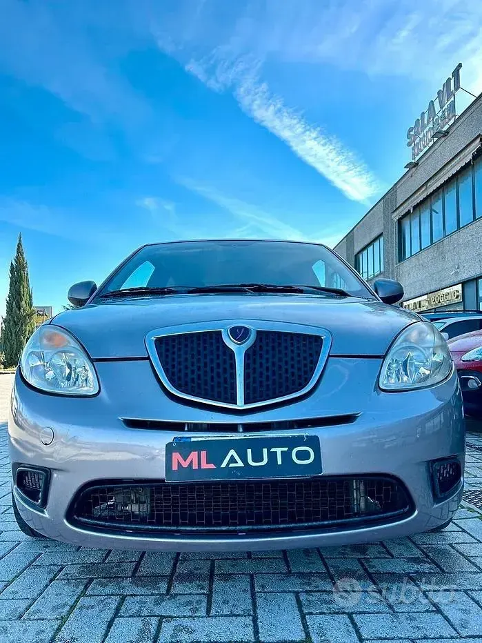 Usata Lancia Ypsilon 69 CV (50 kW) 2011 Grigio Utilitaria