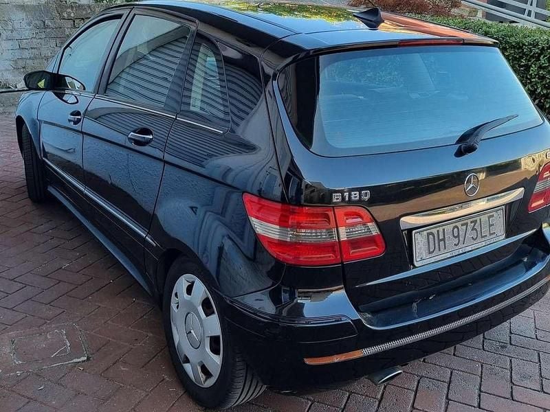 Usata Mercedes B180 109 CV (80 kW) 2007 Nero Monovolume