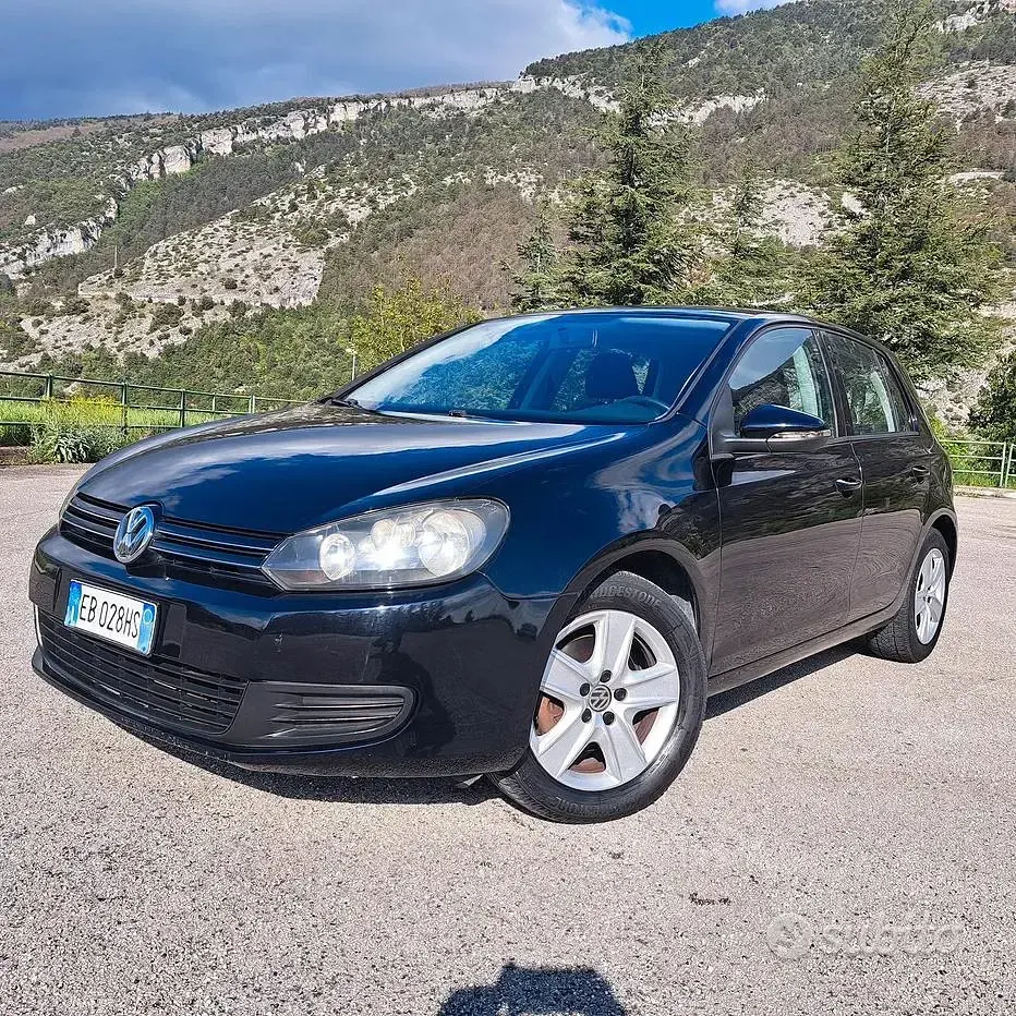 Gebraucht VW Golf VI 140 PS (102 kW) 2010 Schwarz Kleinwagen