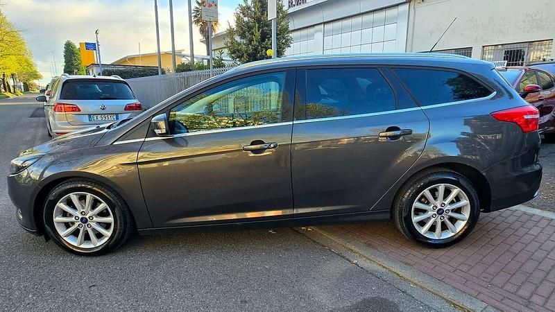 Usata Ford Focus Titanium X 120 CV (88 kW) 2015 Grigio Station wagon