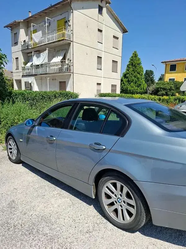 Usata BMW 320 163 CV (119 kW) 2006 Argento Berlina