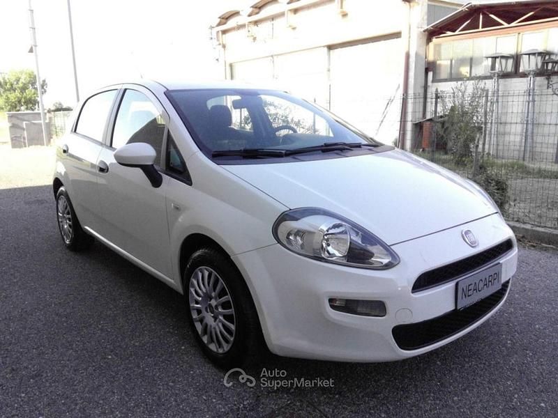 Usata Fiat Punto 77 CV (56 kW) 2013 Bianco pastello Utilitaria