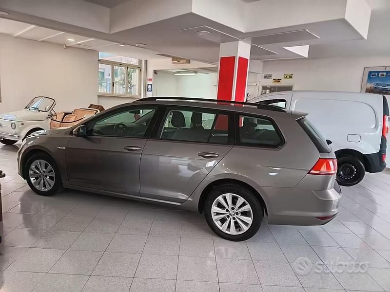 Usata VW Golf VII Executive 110 CV (80 kW) 2016 Grigio Station wagon