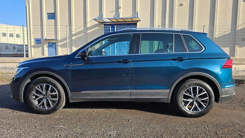 Usata VW Tiguan Life 150 CV (110 kW) 2023 Blu/azzurro SUV