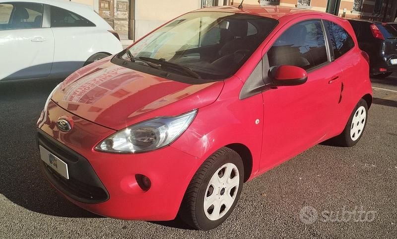 Usata Ford Ka Titanium 69 CV (50 kW) 2015 Rosso Berlina