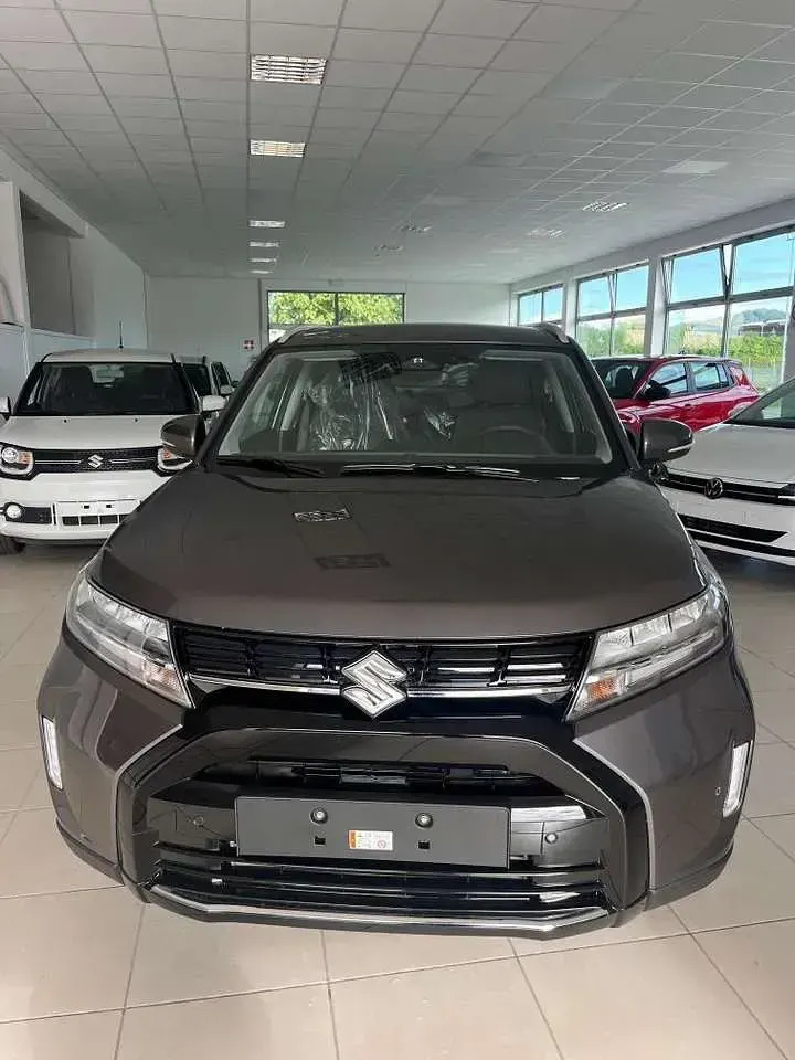Nuova Suzuki Vitara 129 CV (94 kW) 2025 Grigio SUV