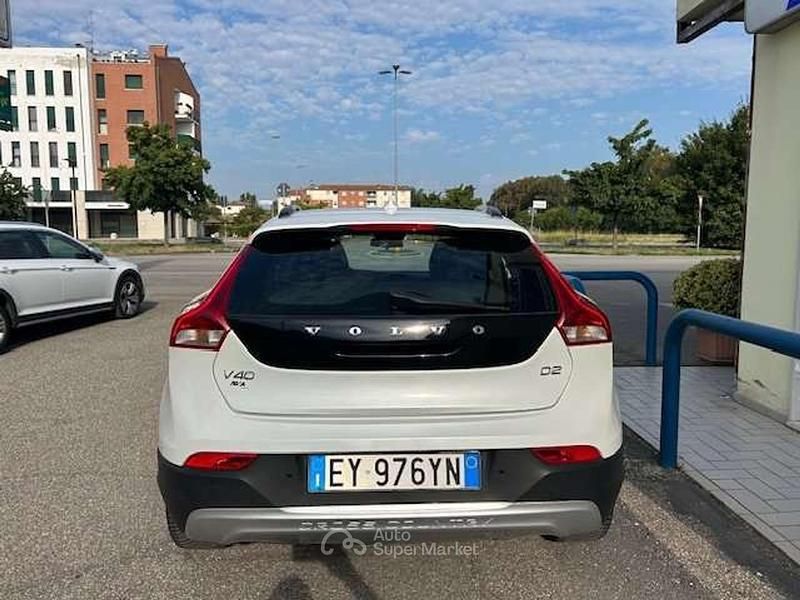 Usata Volvo V40 CC Ocean Race 115 CV (84 kW) 2015 Bianco Station wagon