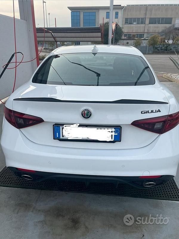 Usata Alfa Romeo Giulia Business 160 CV (117 kW) 2019 Bianco Berlina