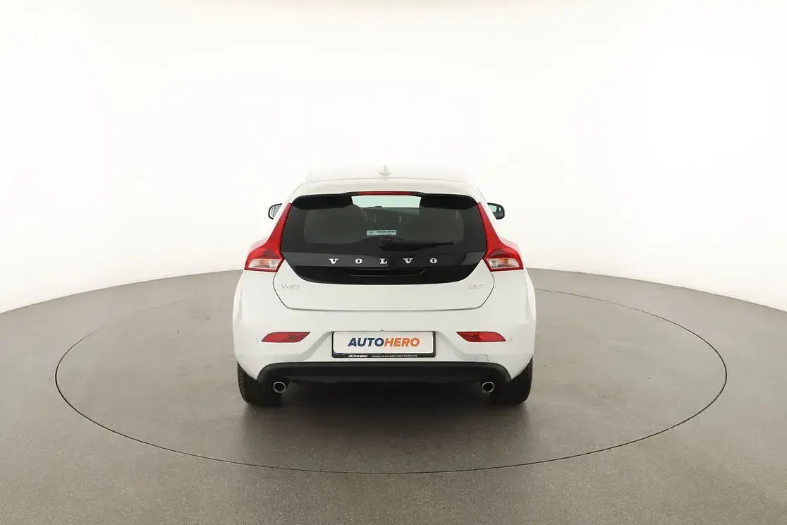 Usata Volvo V40 120 CV (88 kW) 2018 Bianco Station wagon