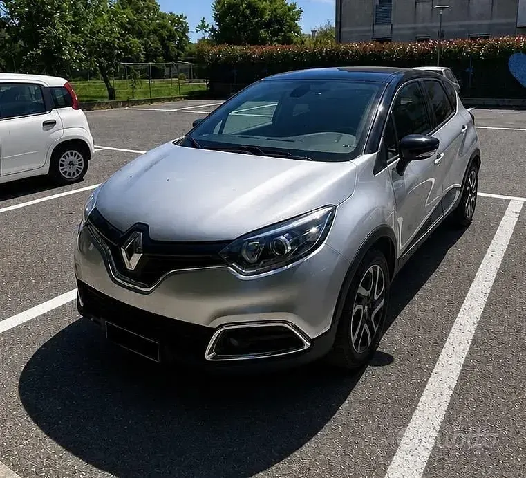 Usata Renault Captur Intens 90 CV (66 kW) 2018 Grigio SUV