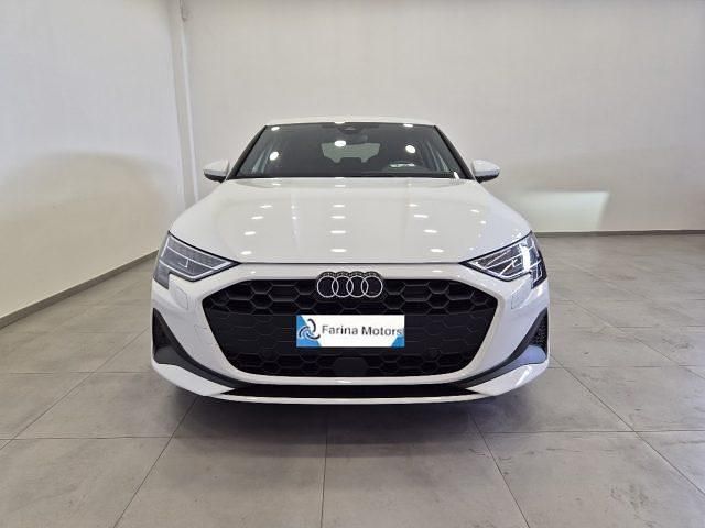 Nuova Audi A3 e-tron S-Line 2025 Bianco Utilitaria